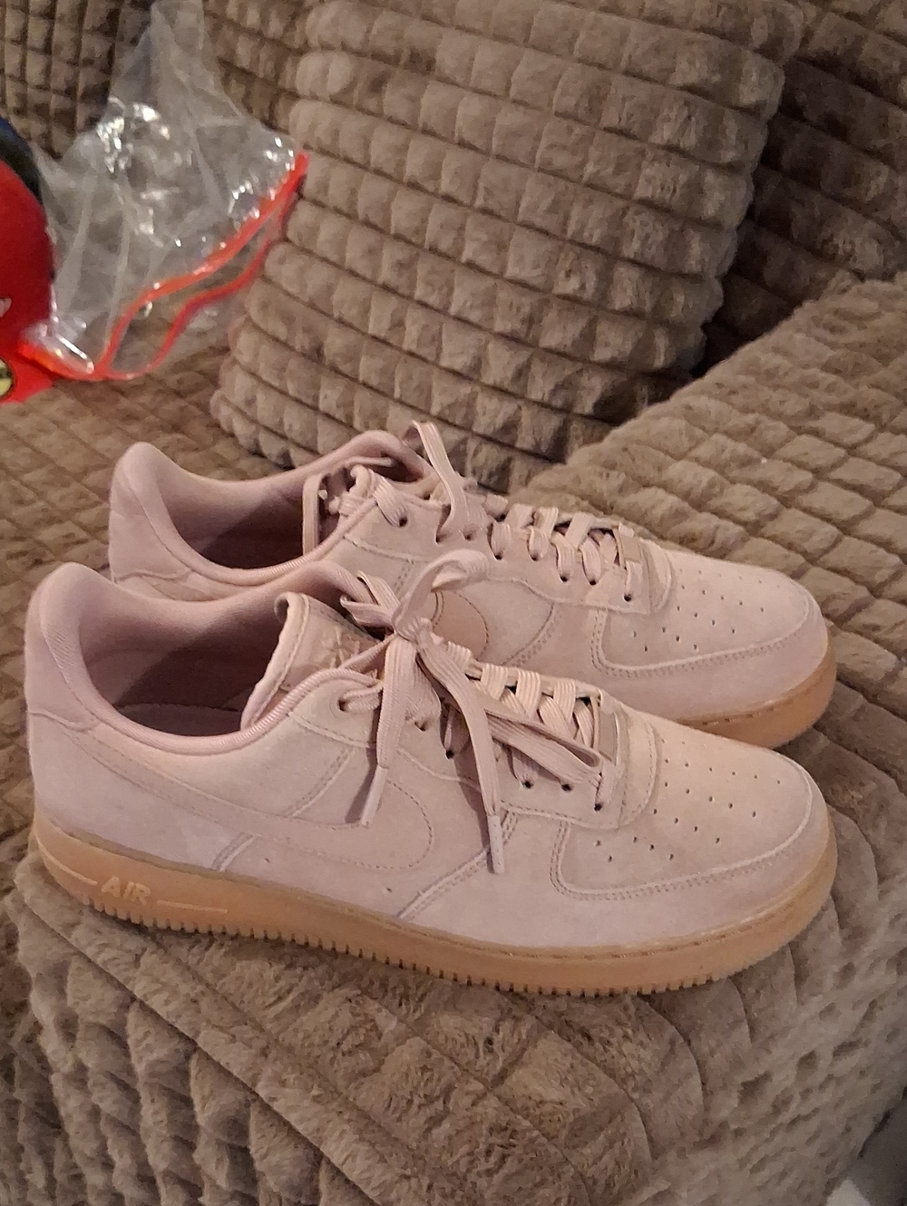 Nike Men's Low-Top Sneakers in Light Pink with Gum Sole